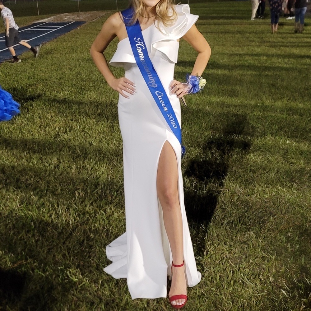 Prom / pageant dress / wedding one should ruffled - Picture 2 of 3
